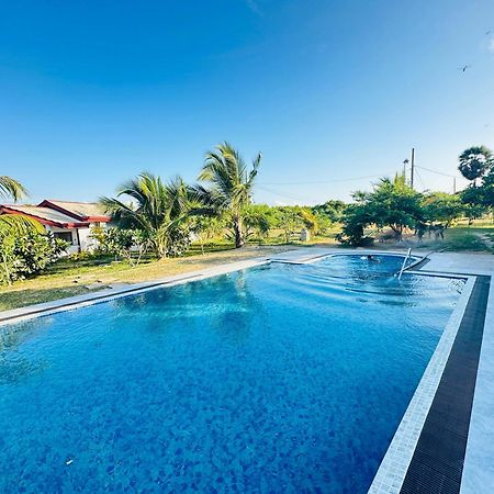 Surfing Beach Nilaveli Trincomalee Exterior foto